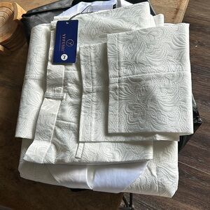 Mens large white textured dinner suit